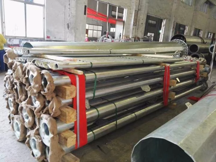 3 „Legged Tubular Lattice Steel Telecommunication Tower“